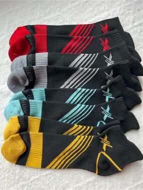 (4) Extreme Fit Compression Ankle Socks -Unisex